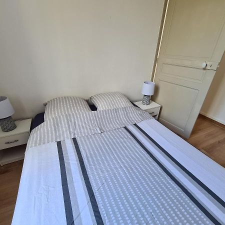 Appartement 60M2 Rdc Avec Jardin Saint-Genis-des-Fontaines ภายนอก รูปภาพ