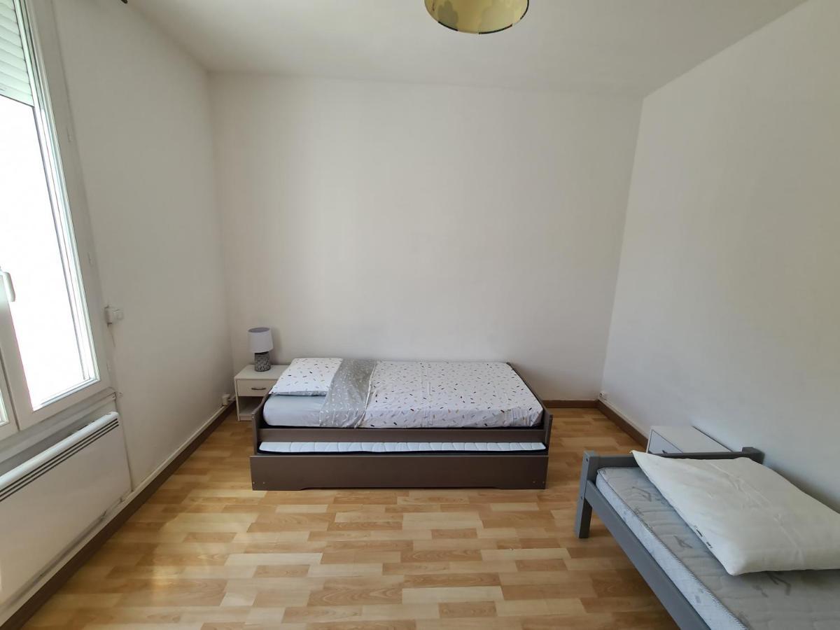 Appartement 60M2 Rdc Avec Jardin Saint-Genis-des-Fontaines ภายนอก รูปภาพ